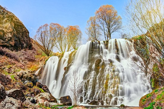 Shaki Waterfall