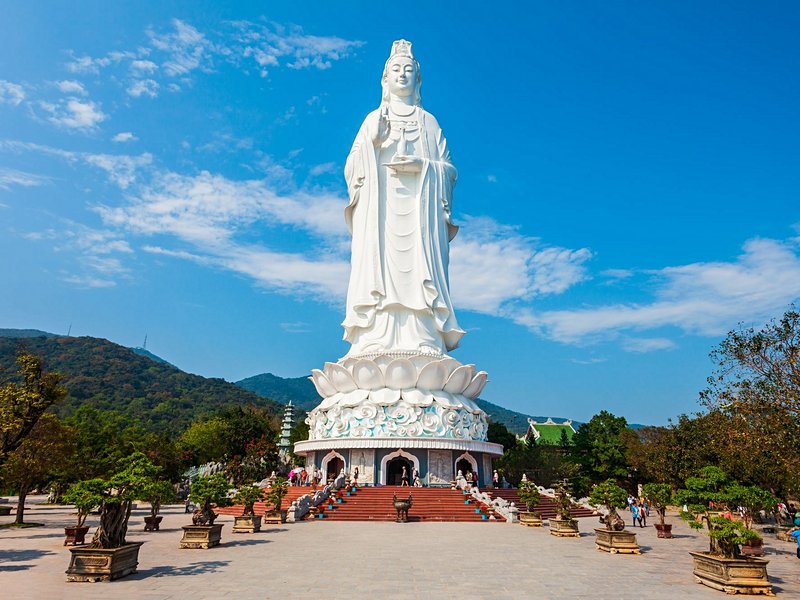 Pagode Linh Ung et la statue de Lady Buddha