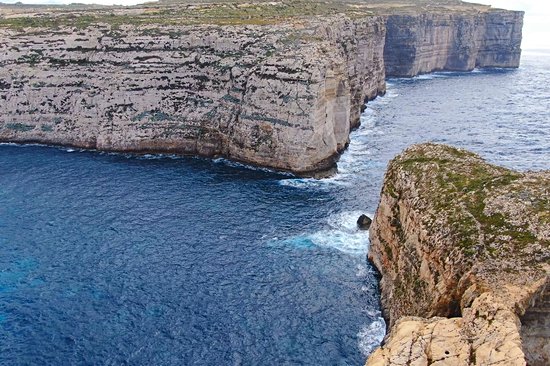 Xlendi Bay