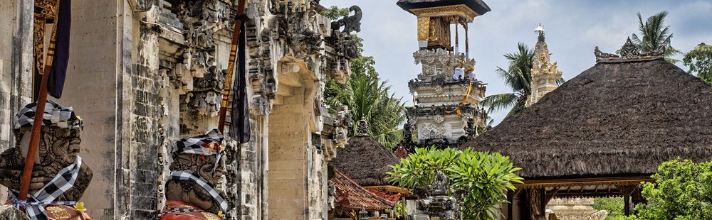 Visiter Pura Penataran Ped