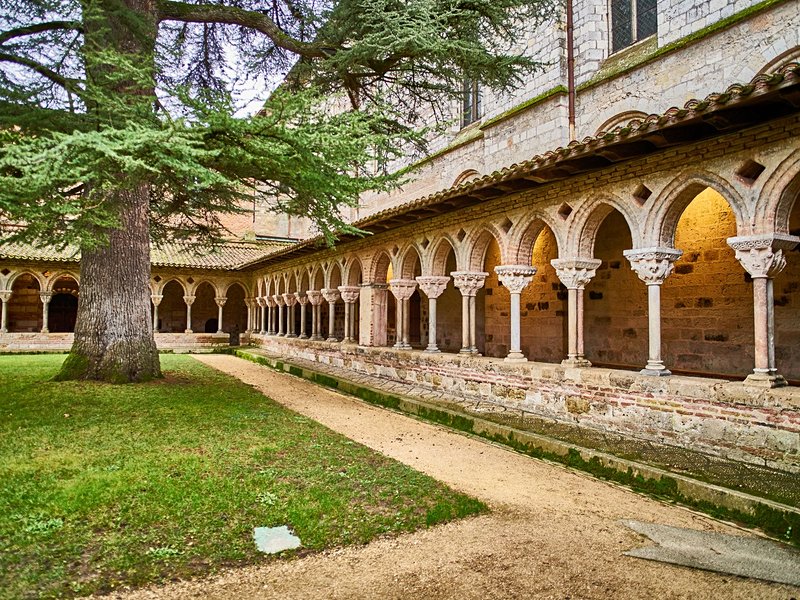 Le cloître de Moissac et le Pont-canal du Cacor