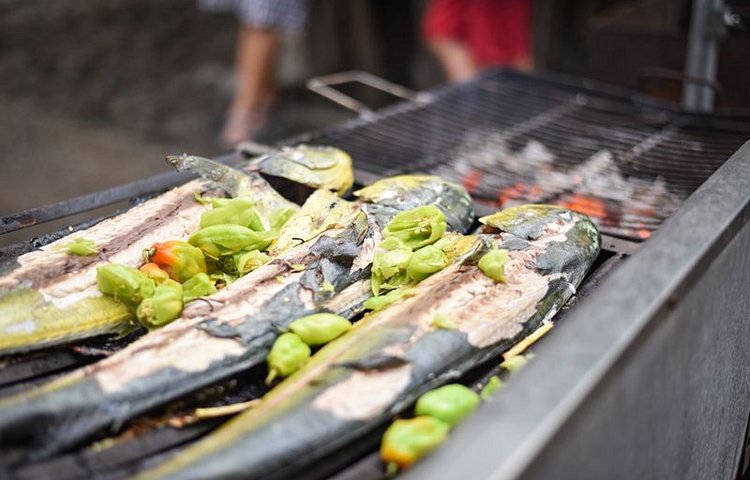 Poissons grillés au piment 