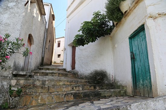 Village d’Argyroupoli