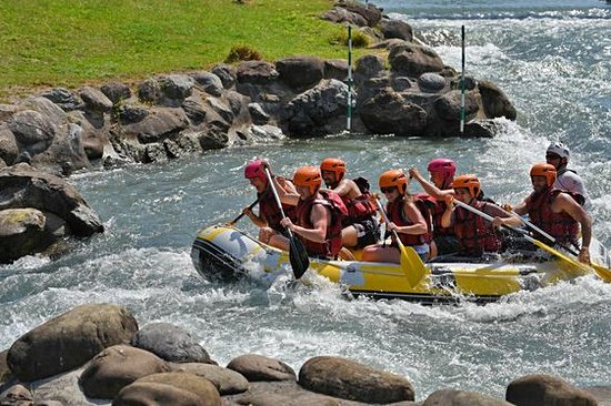 Descendre le cours de la Nive en rafting au Pays basque