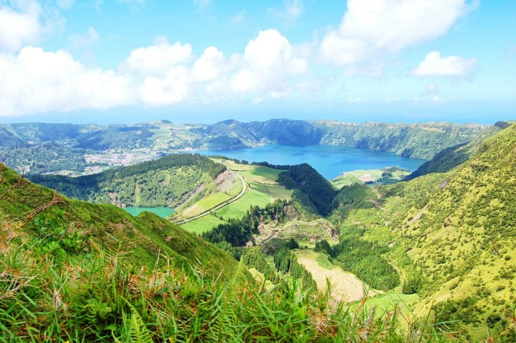 Sete Cidades : Village et Caldeira 2