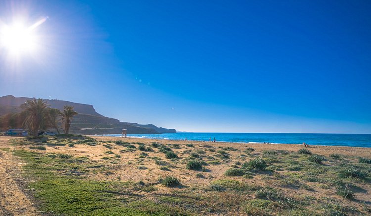 La plage d'Ammourada et celle de Karteros