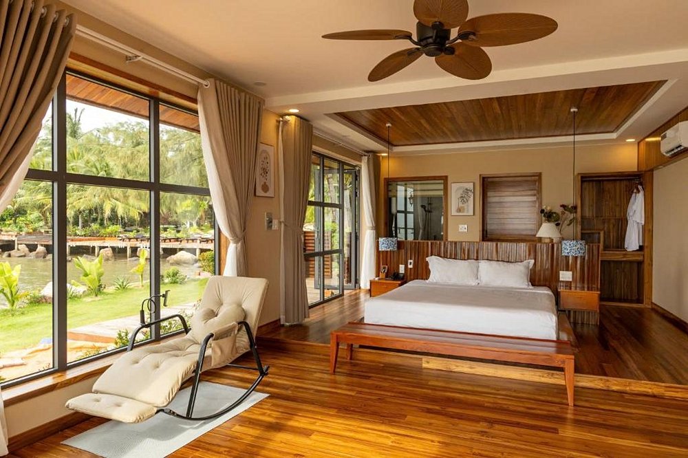 Rocks Beach Boutique