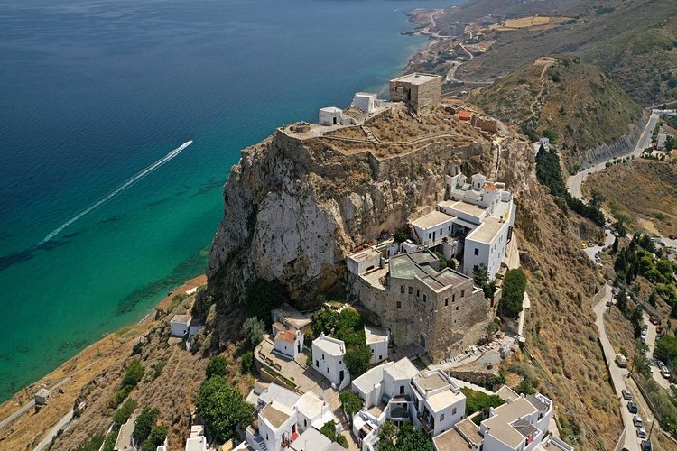 La forteresse vénitienne et le monastère byzantin de Chora