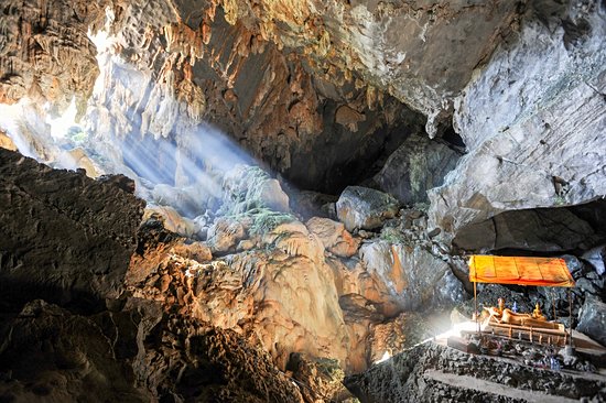 Grotte de Phu Kham
