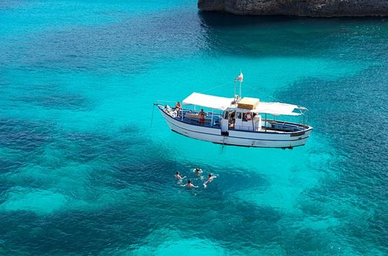 Faire une croisière sur l’île de Comino et Blue Lagoon
