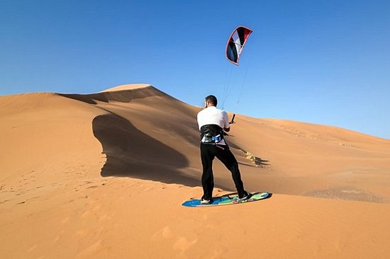 Apprendre à surfer sur le sable