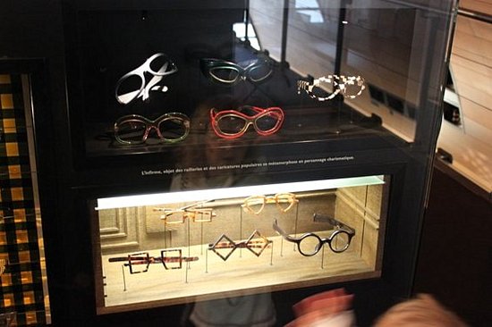 Découvrir besicles et binocles au Musée de la lunette