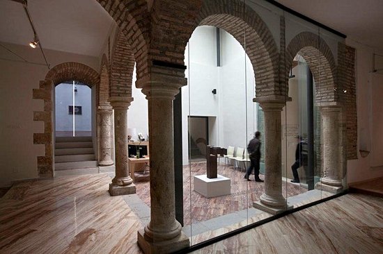 L'ancien hôpital Bazán
