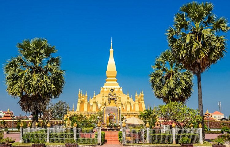 Le temple bouddhiste de Pha That Luang