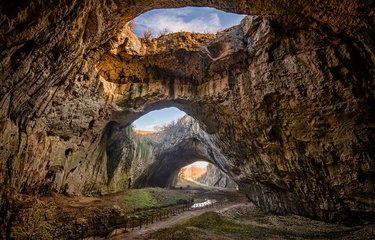 La grotte de Devetashka