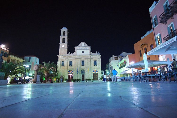 L'église Agios Nikolas et la cathédral orthodoxe 3