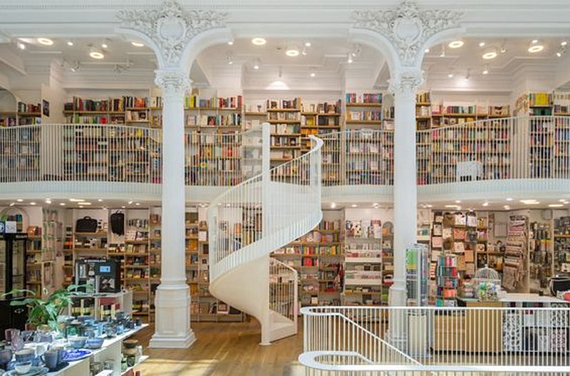 S’immerger dans une des plus belles librairies du monde : la Cărturești Carusel 