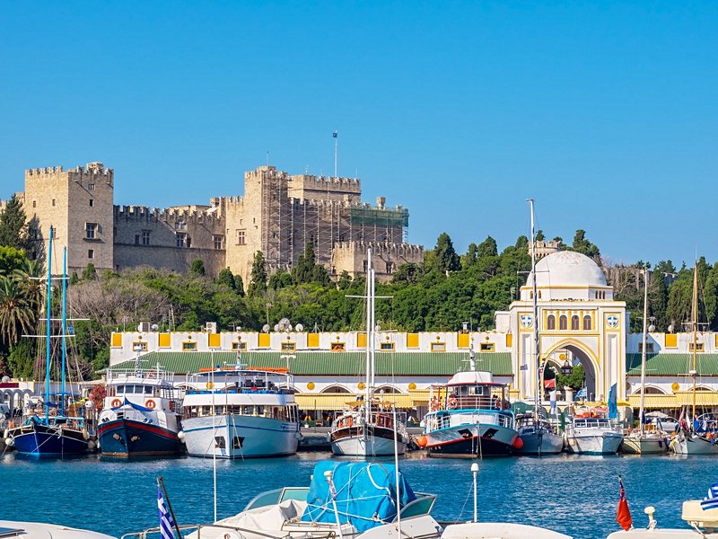 Le port de Mandraki