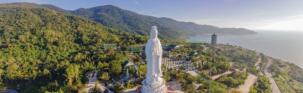 Pagode Linh Ung et la statue de Lady Buddha