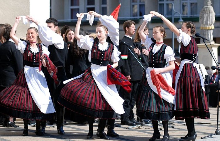 Costume folklorique hongrois