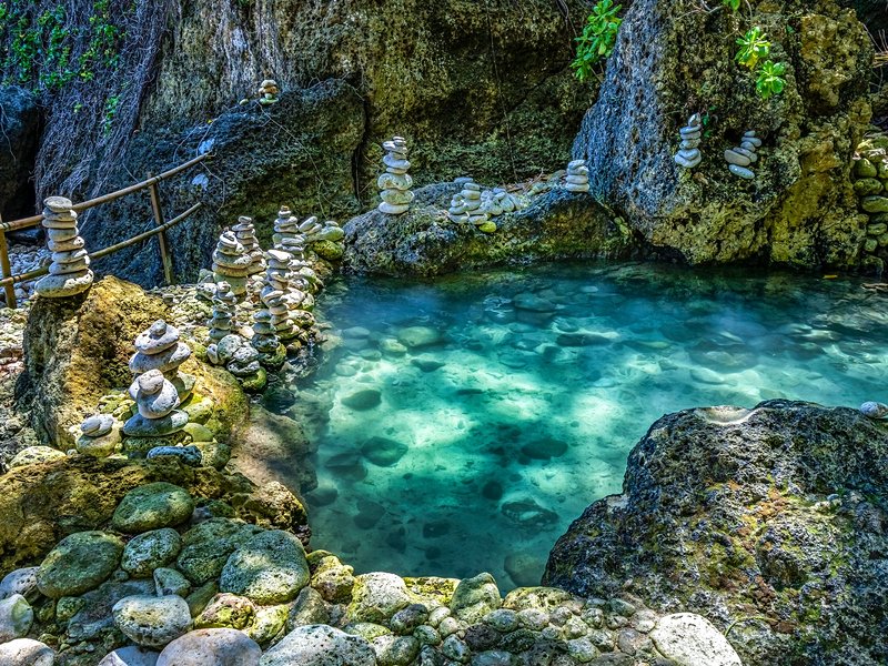 Se baigner dans les piscines naturelles de Tembeling