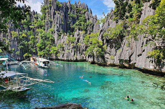 Voguer sur le Twin Lagoon