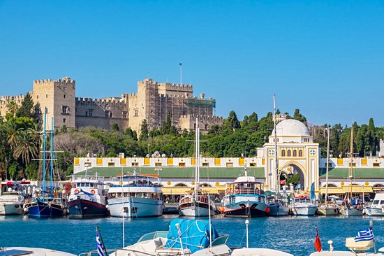 Le port de Mandraki