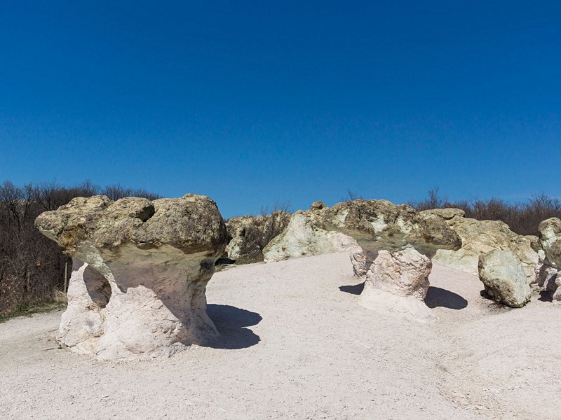 Les pierres champignons de Beli Plast