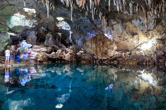 Explorer la grotte de Hinagdanan