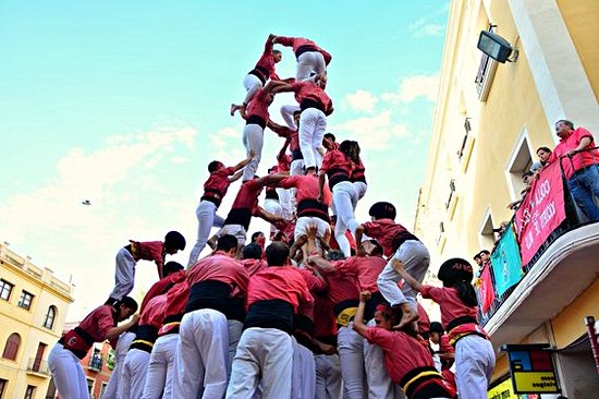 Assister à un spectacle de Castellers