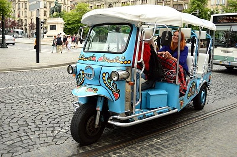 Visiter Porto en tuk tuk électrique