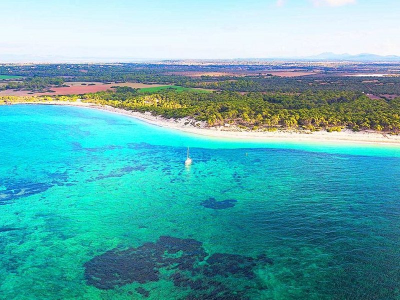 La plage d’Es Caragol