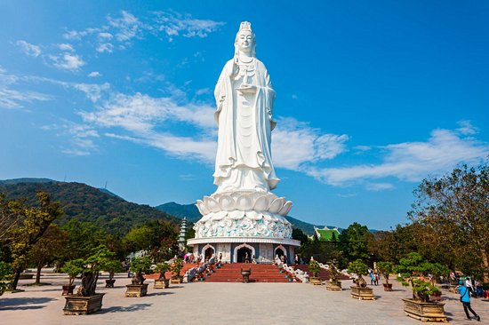 Pagode Linh Ung et la statue de Lady Buddha