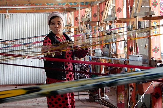 Visiter la fabrique de la soie «Yodgorlik» à Marguilan