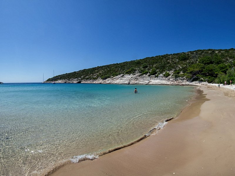 Plage de Porat, île de Biševo