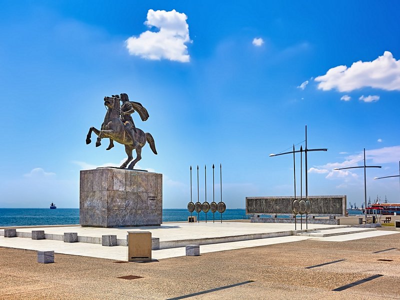 Le front de mer et la Tour Blanche