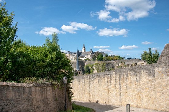 S'enfoncer dans les Casemates du Bock