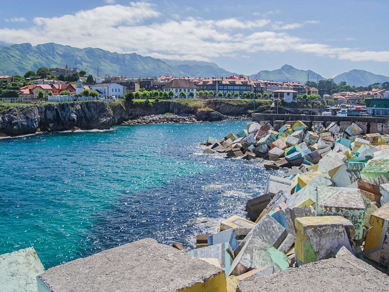 Llanes