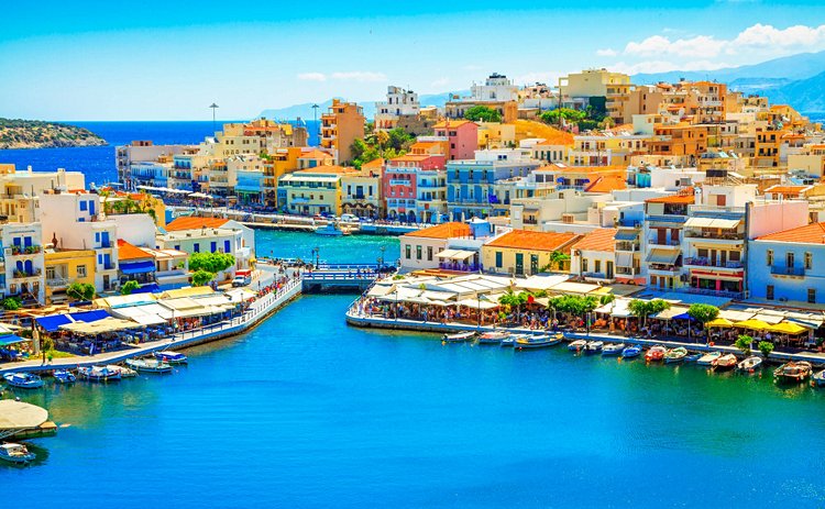 Les plages d'Agios Georgios, d'Agios Nikolaos et de Livadi