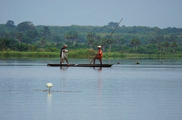 Se détendre sur les bords du lac Togo à Agbodrafo