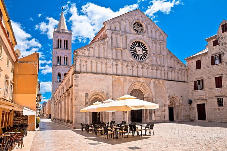 La cathédrale Sainte-Anastasie et le campanile