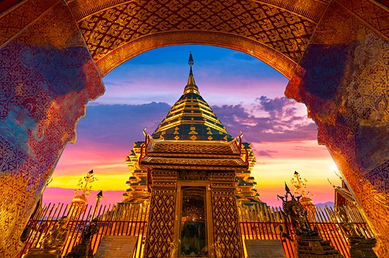 Prière des moines à Doi Suthep