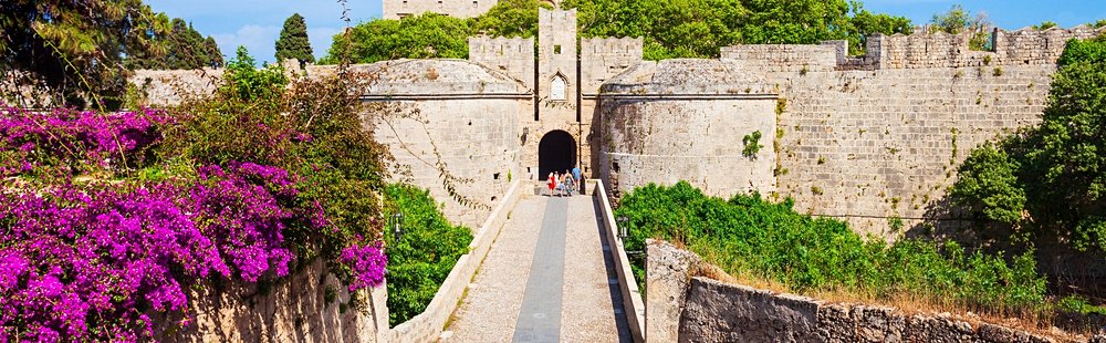 Le Palais des Grands Maîtres, l’Hôpital des Chevaliers et la mosquée de Soliman