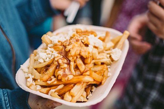 Déguster une Poutine 