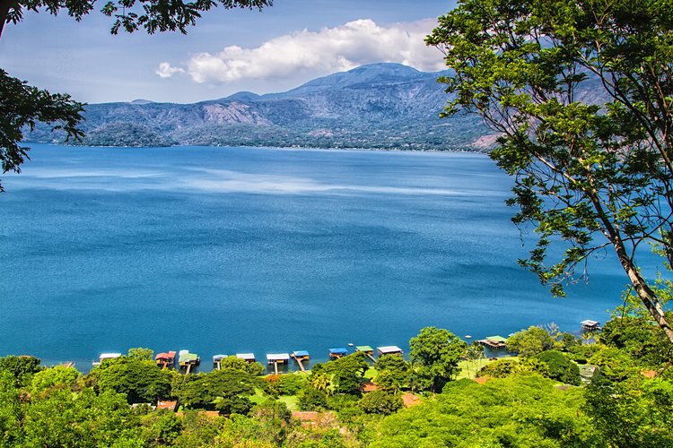 Lac Coatepeque 2