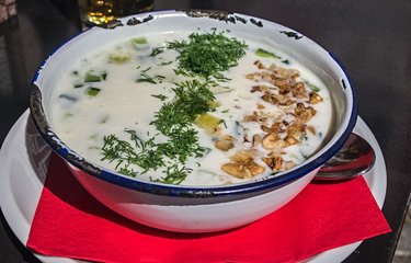 Tarator, soupe froide de concombres