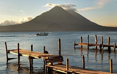 Le lac Atitlán, un pur bonheur pour se ressourcer entouré de volcans.