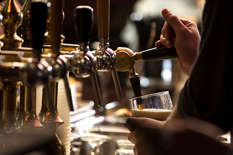 Goûter une bière Galway Hooker au O’Dowd’s Pub