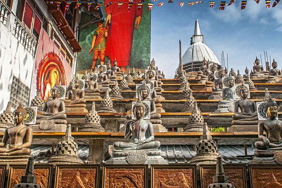 Gangaramaya Temple et Seema Malaka