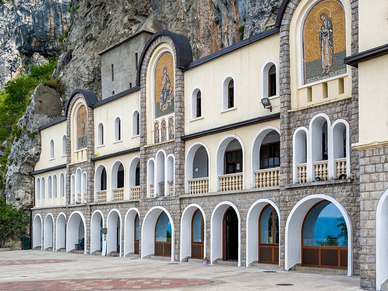 Le monastère d'Ostrog